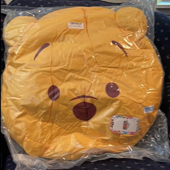 Winnie the Pooh Tsum Tsum large pillow - Picture 1 of 2